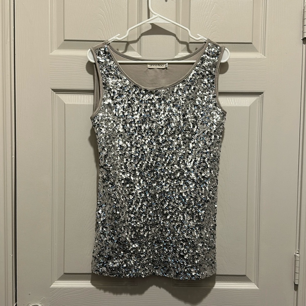 Sequin tank